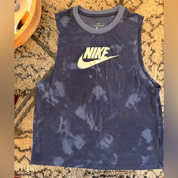 Nike top - Picture 1 of 2